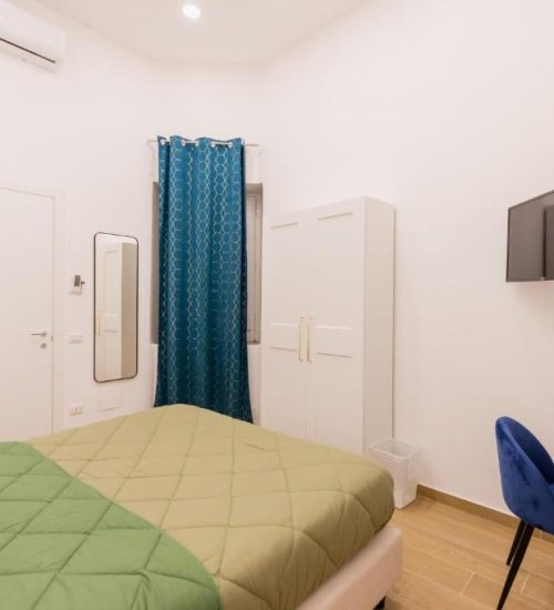 camera matrimoniale deluxe_beb_bluparthenopesuites_napoli_bed and breakfast