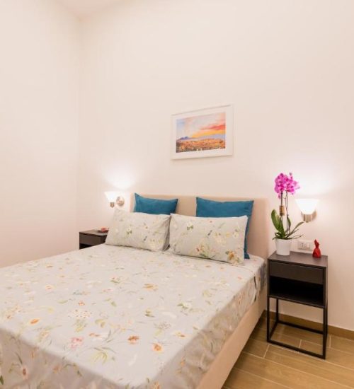 camera matrimoniale deluxe_beb_bluparthenopesuites_napoli_hotel